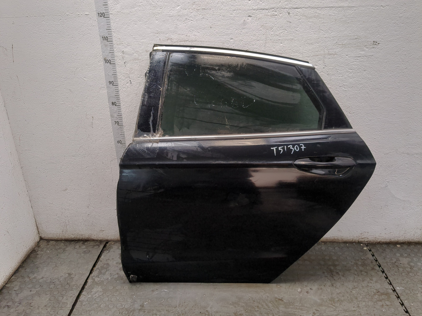 Дверь задняя левая