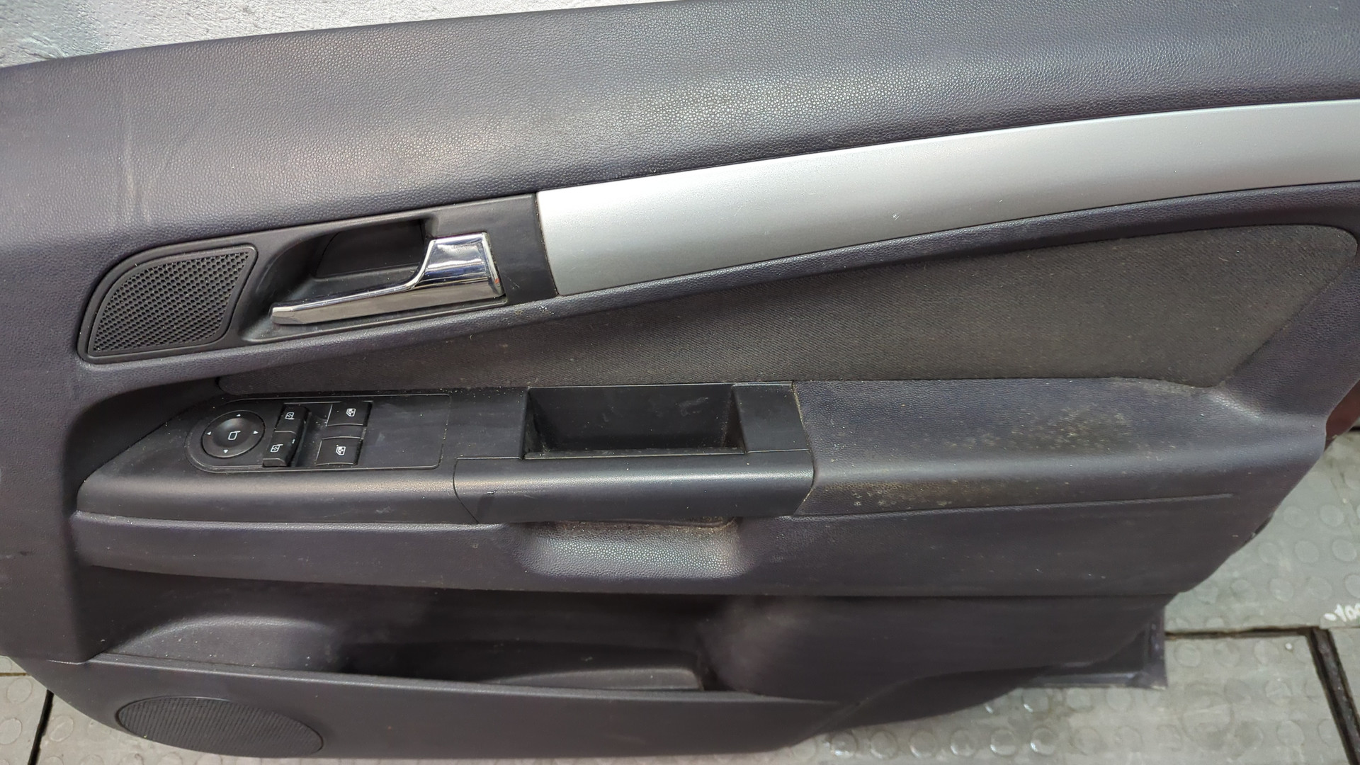 Дверь передняя правая