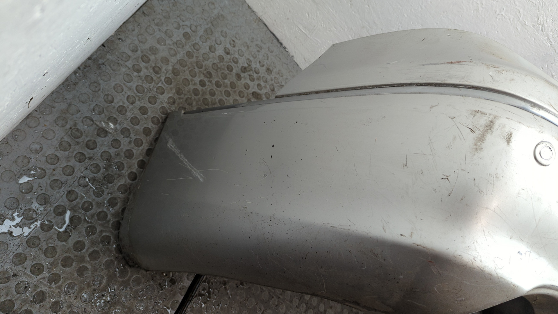 Бампер задний