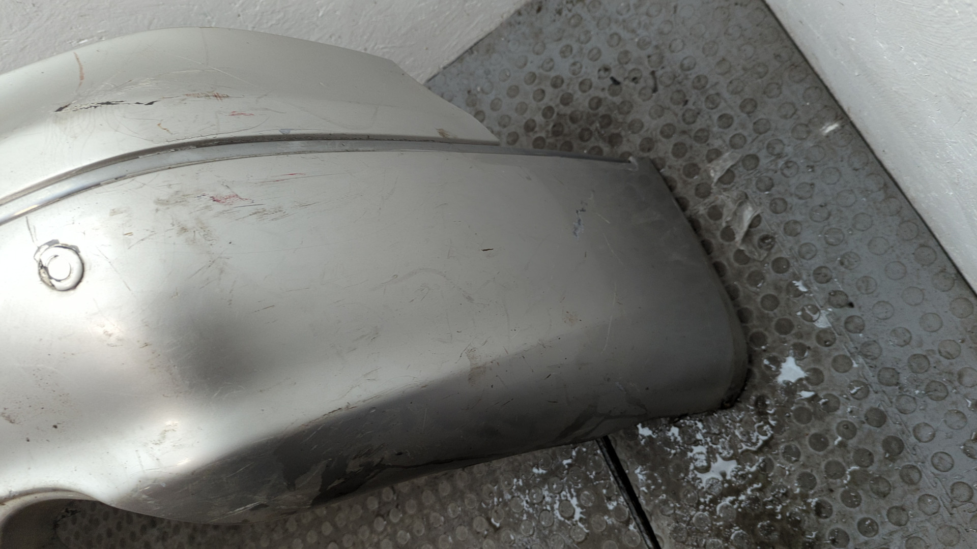 Бампер задний