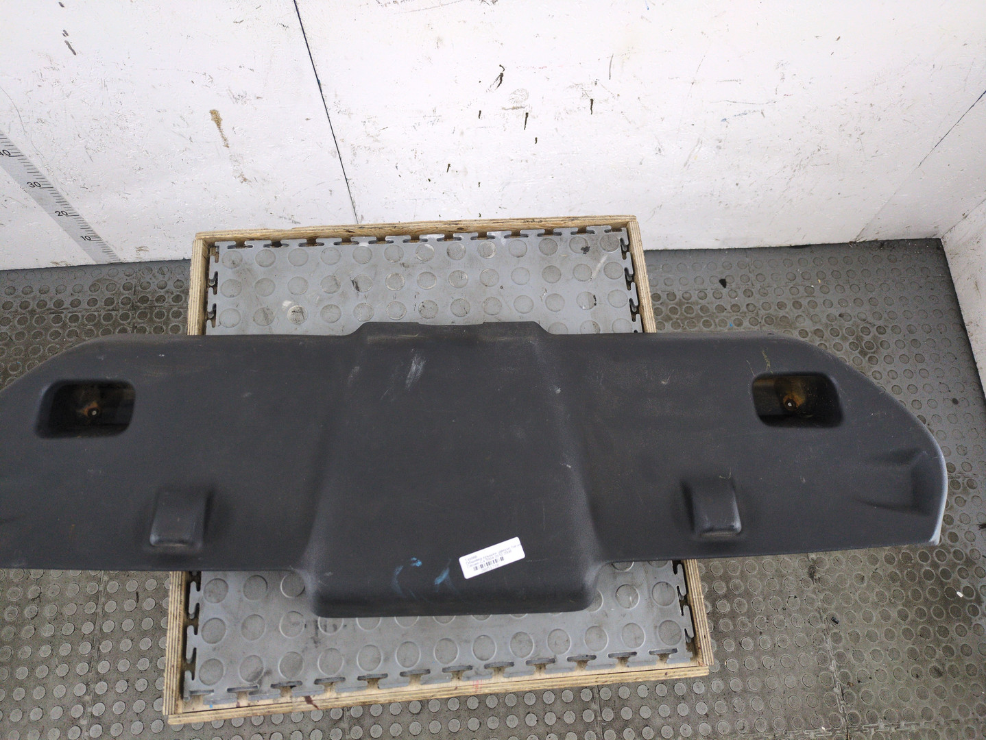 Обшивка двери багажника