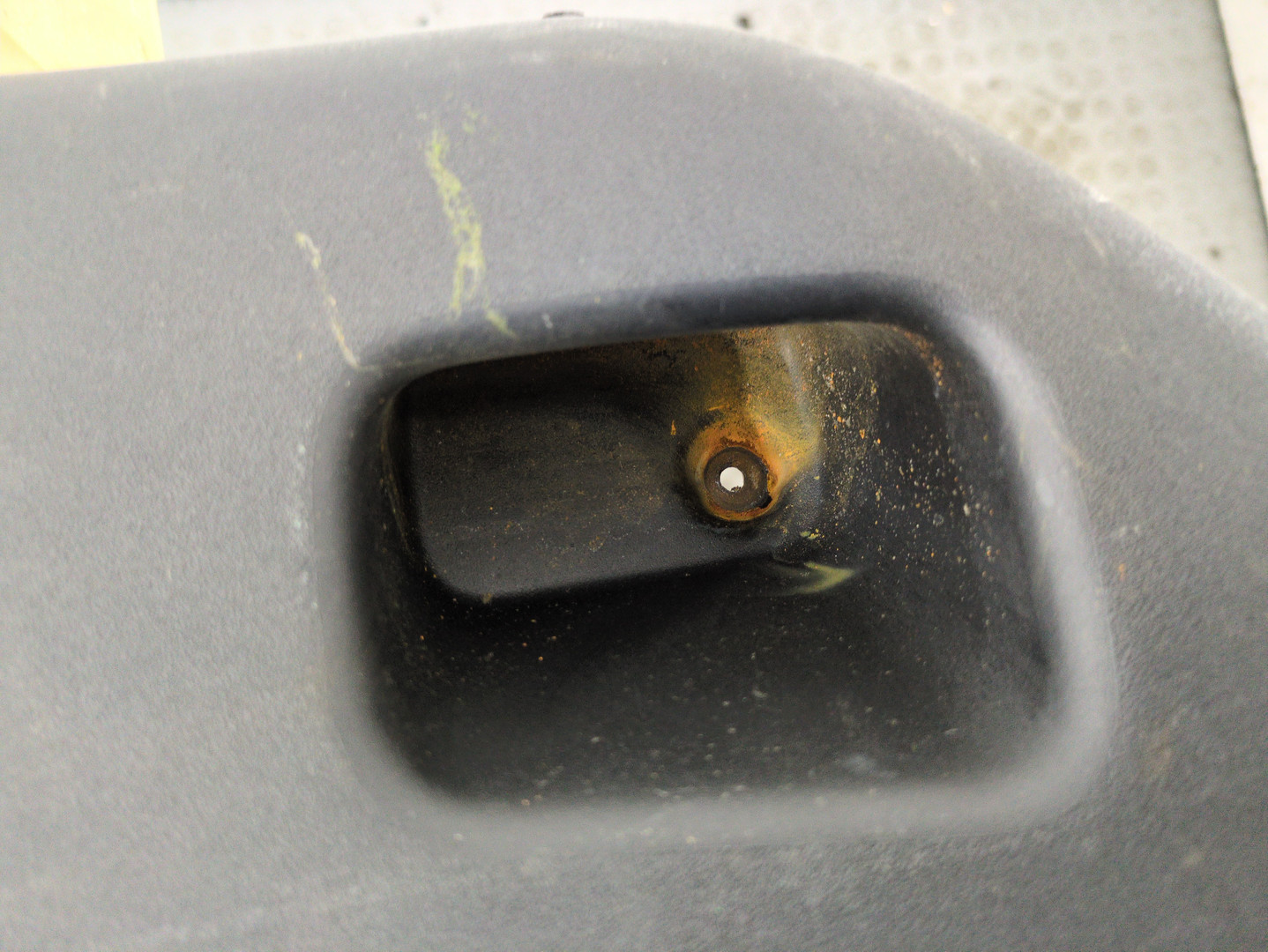 Обшивка двери багажника