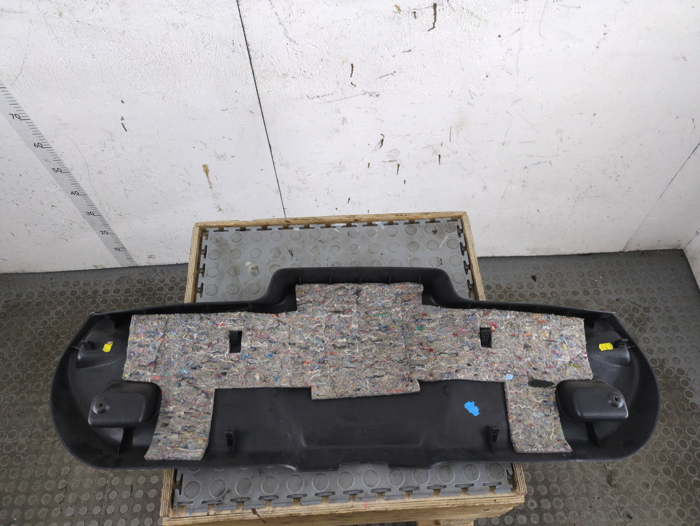 Обшивка двери багажника