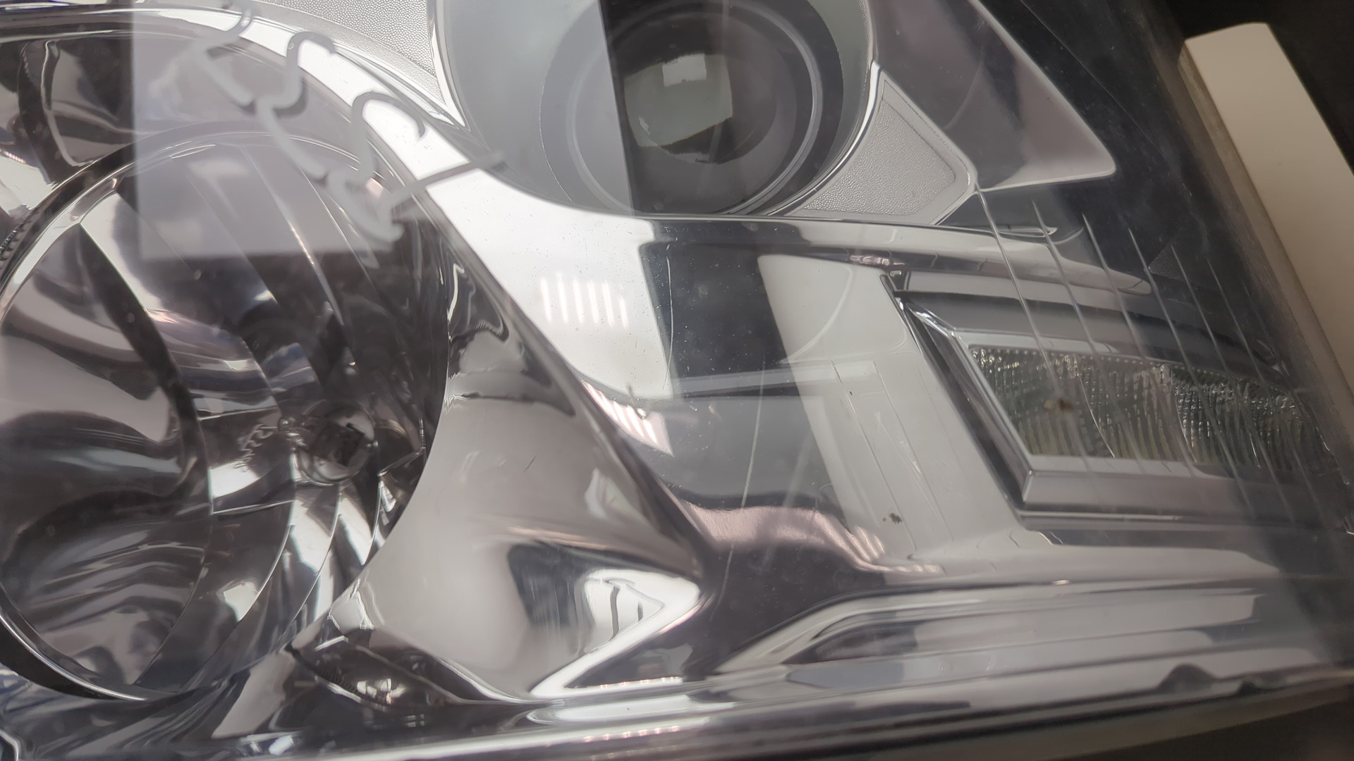 Фара правая