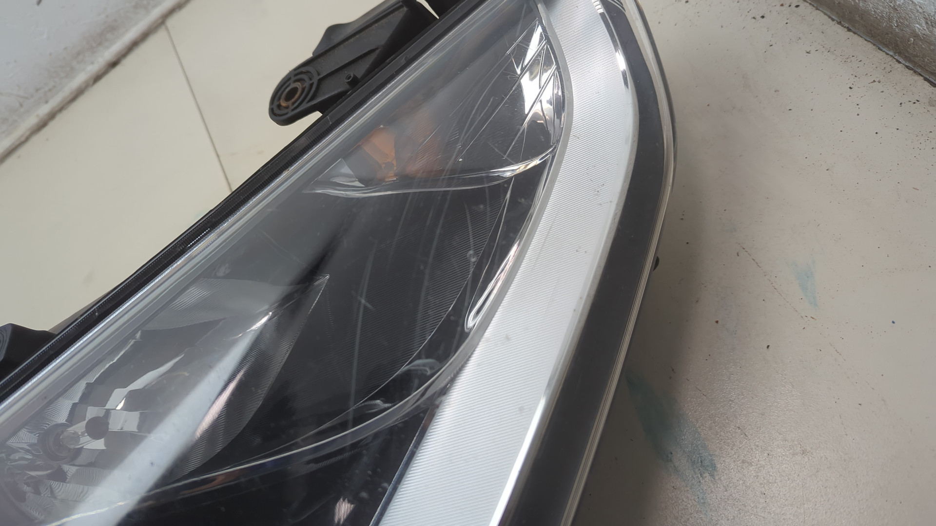 Фара правая