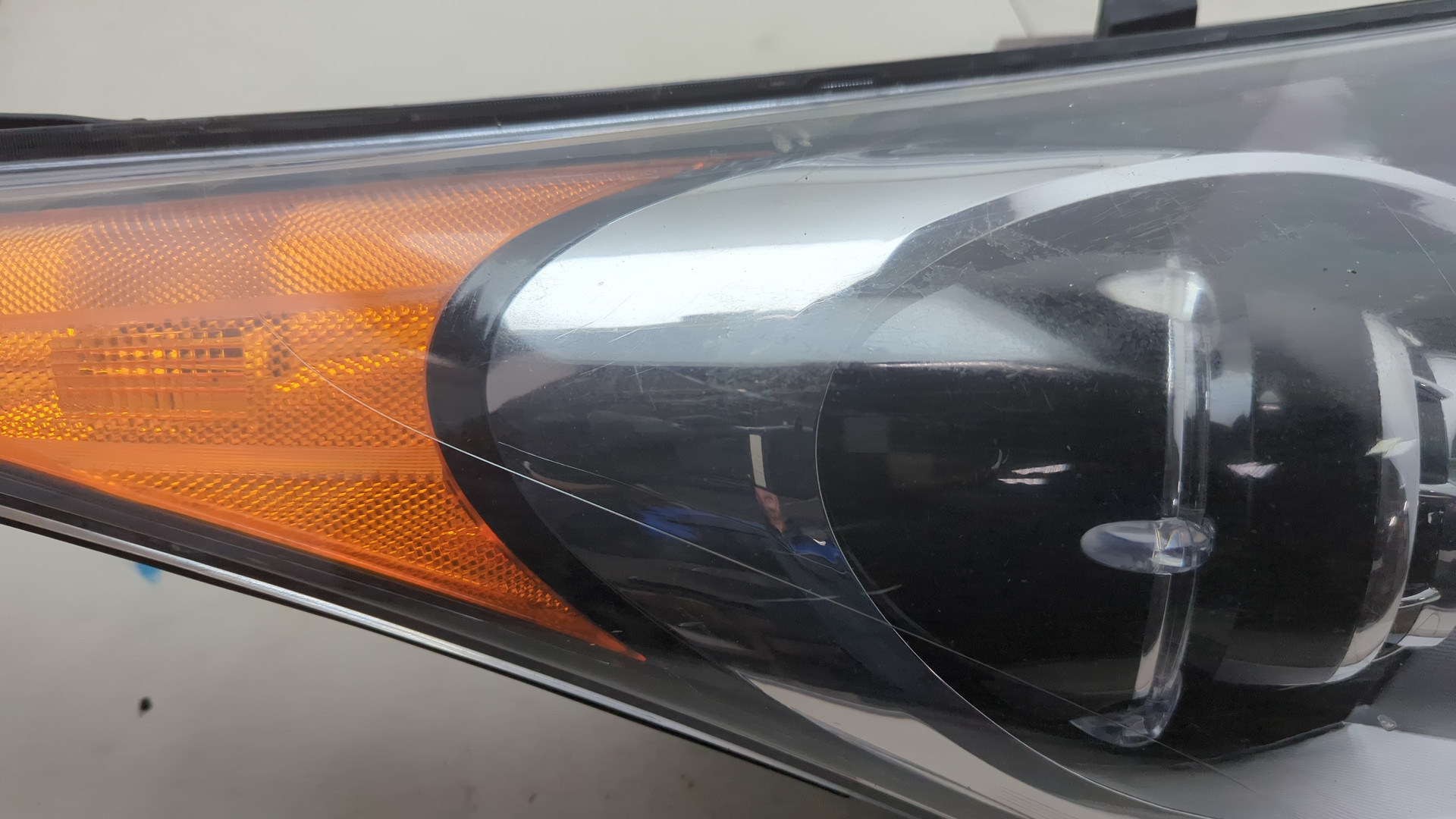 Фара правая