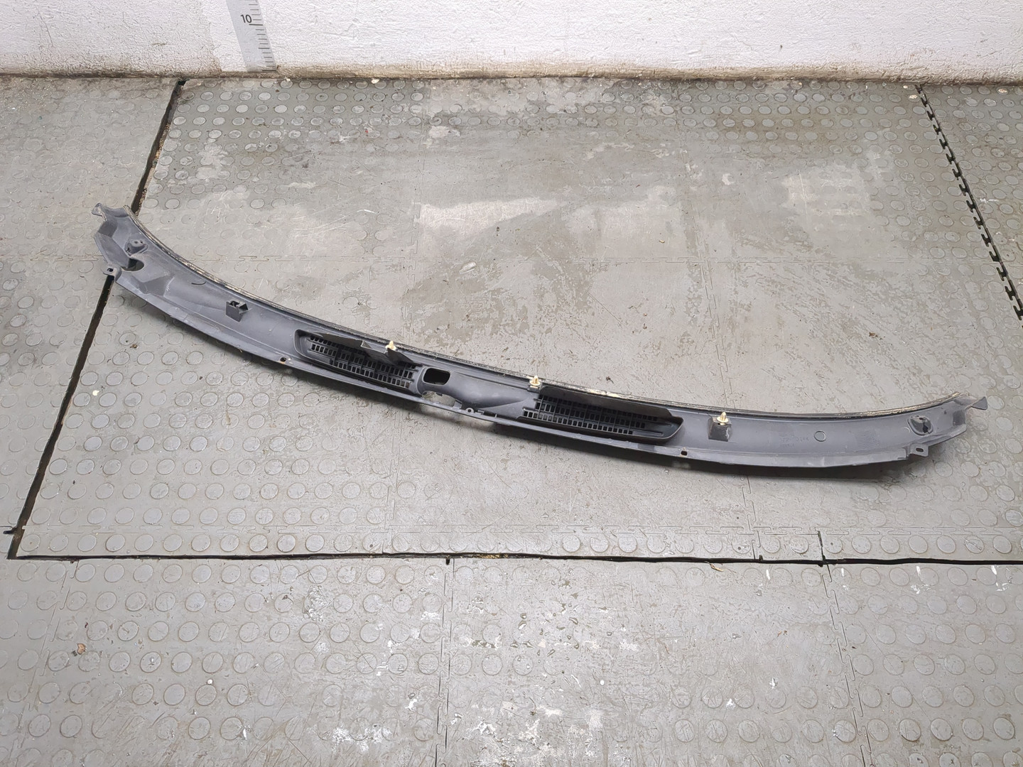 Решетка стеклоочистителей (Жабо)