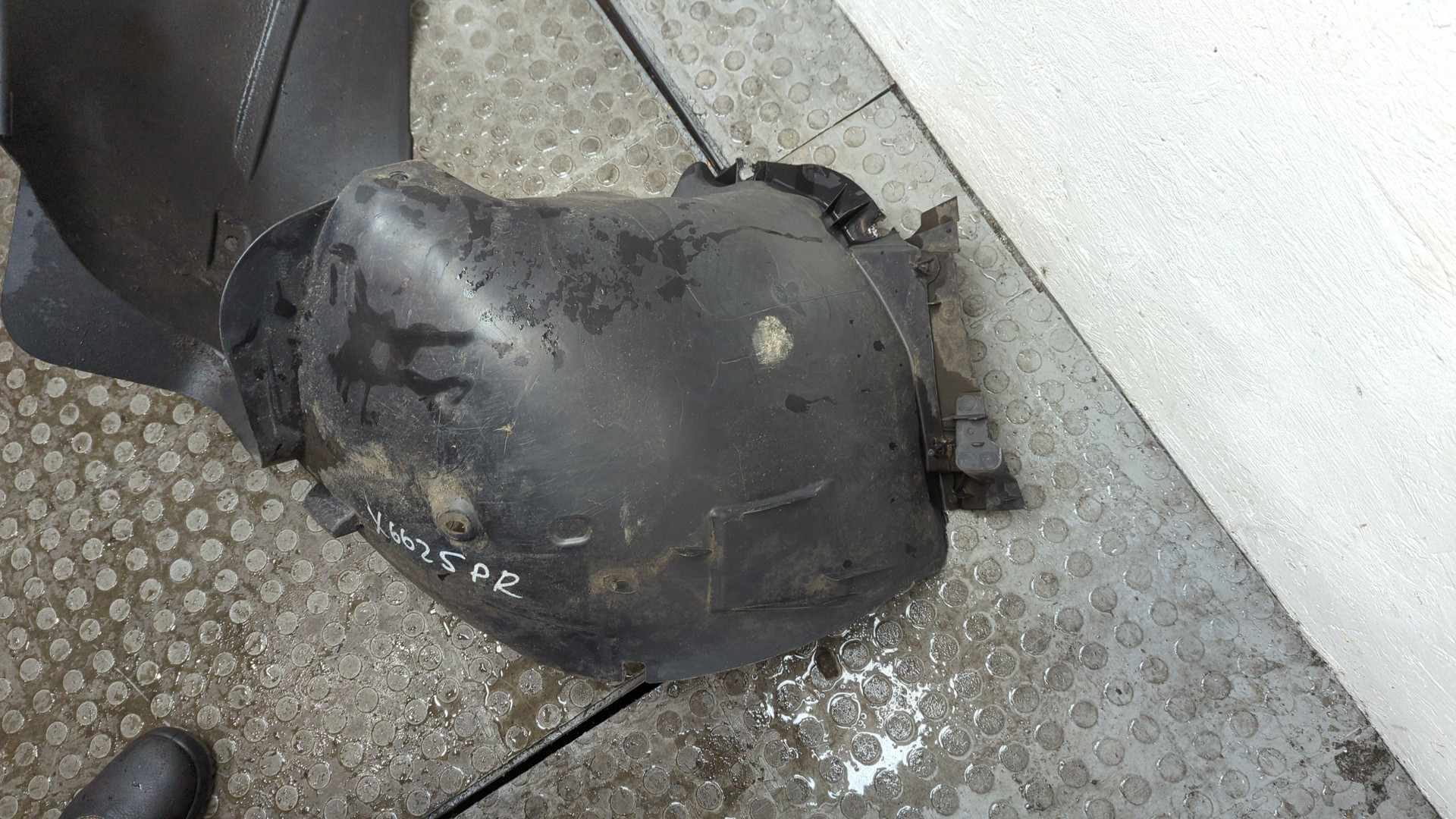 Локер передний правый