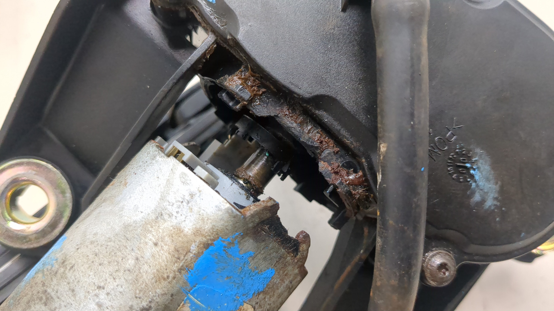 Моторчик стеклоочистителя задний