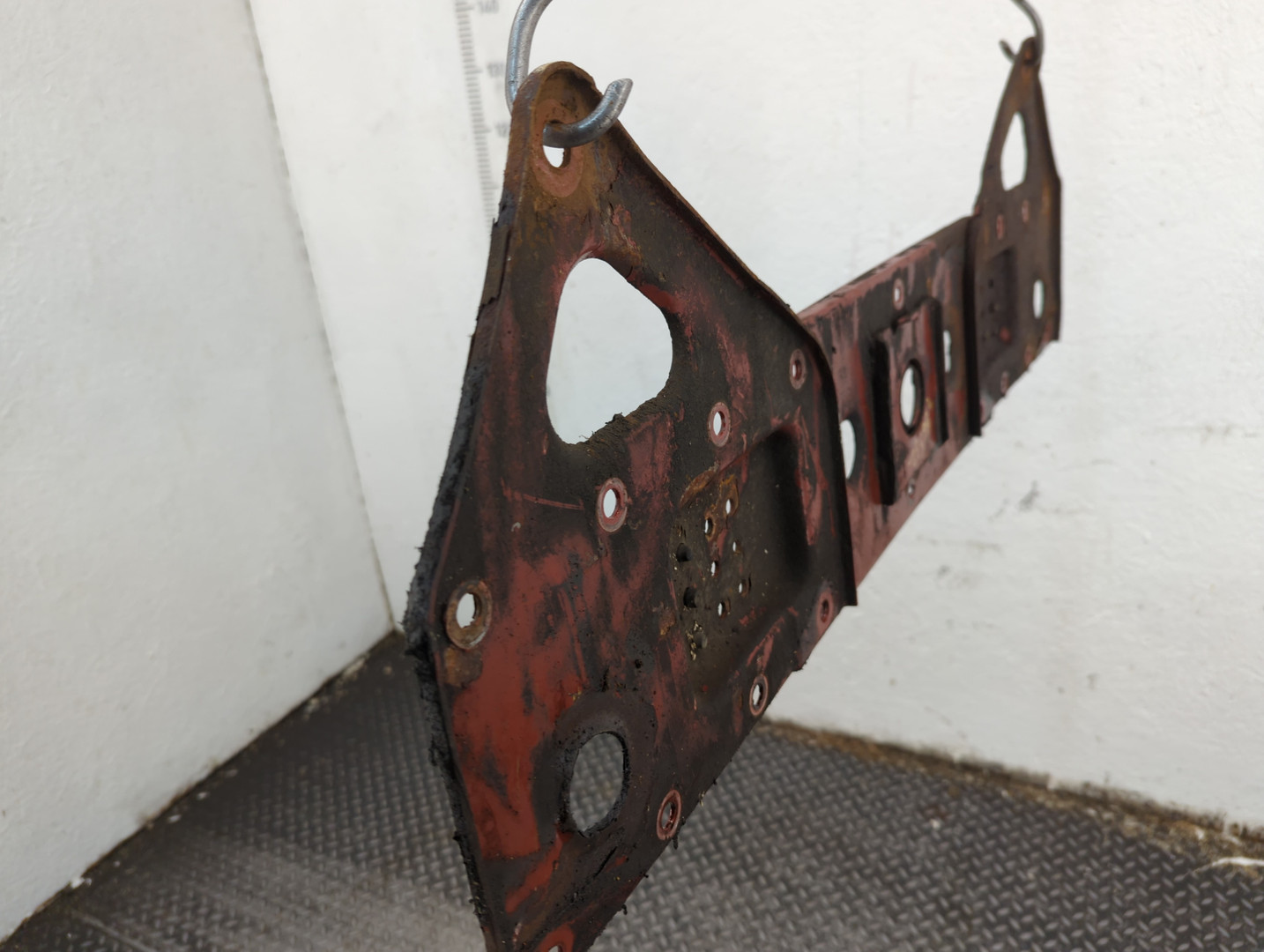 Кронштейн передней балки