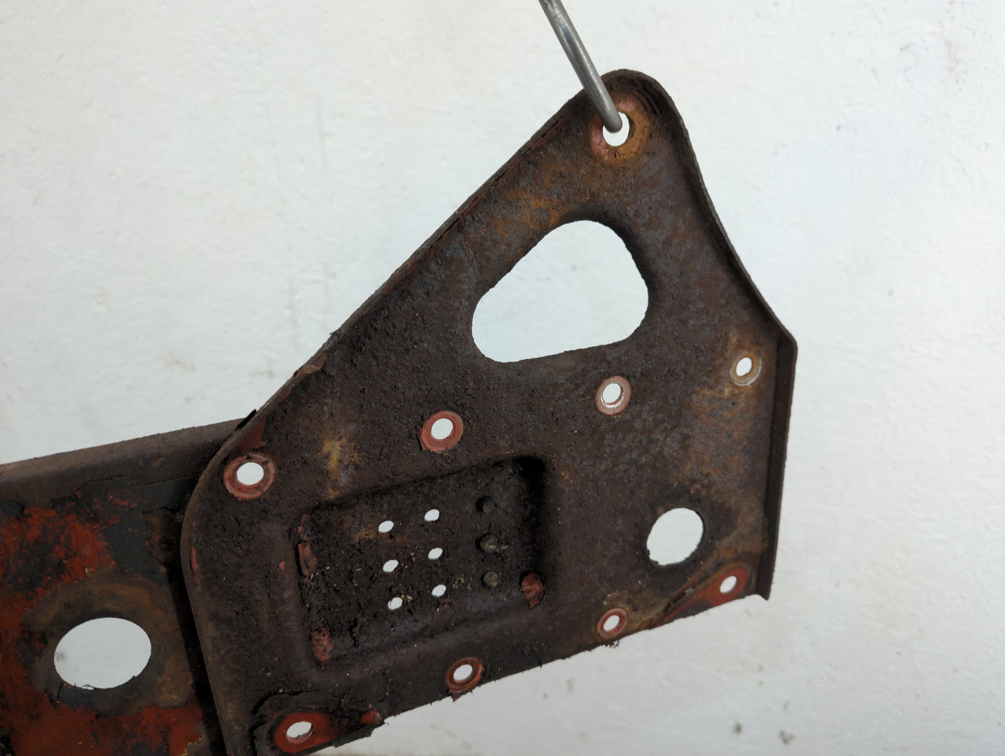 Кронштейн передней балки