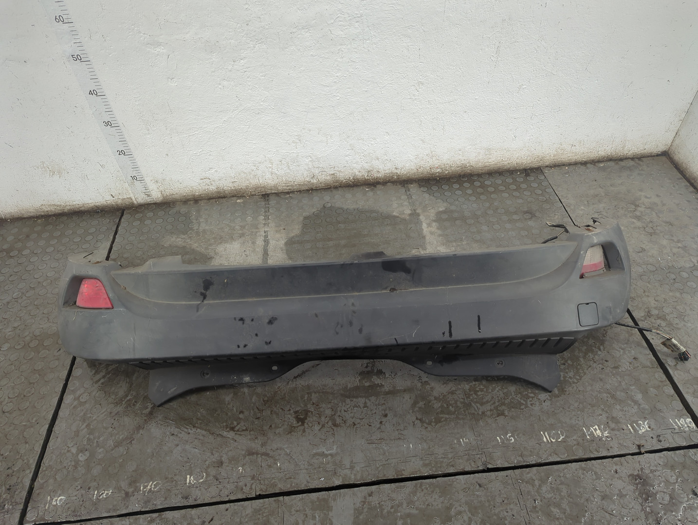 Бампер задний