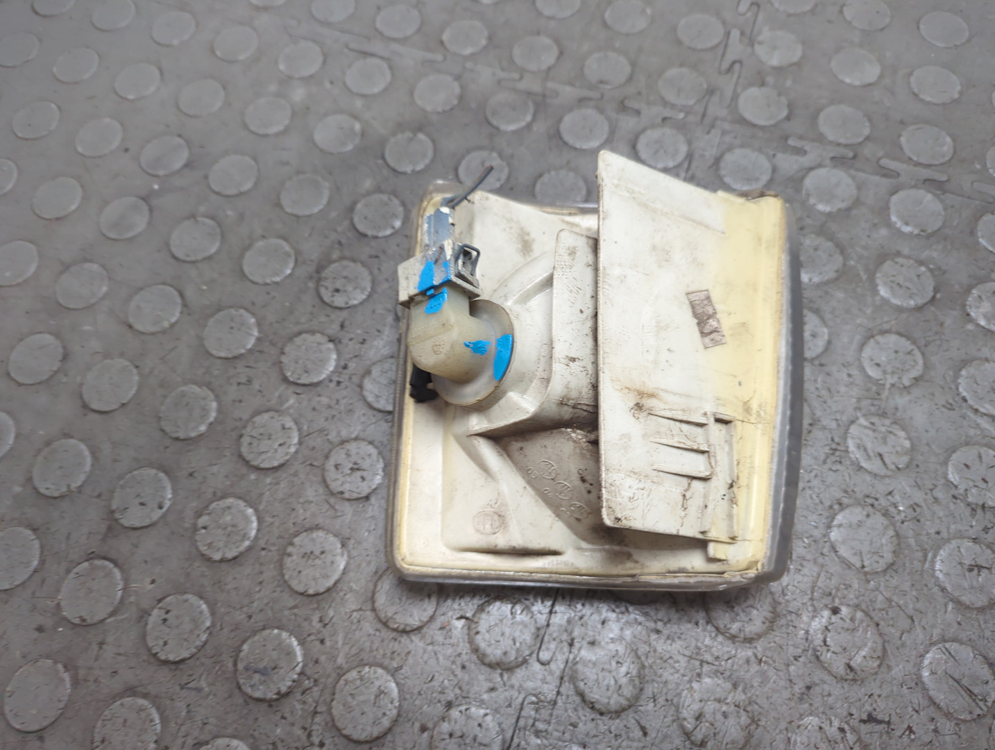 Повторитель на крыло правый