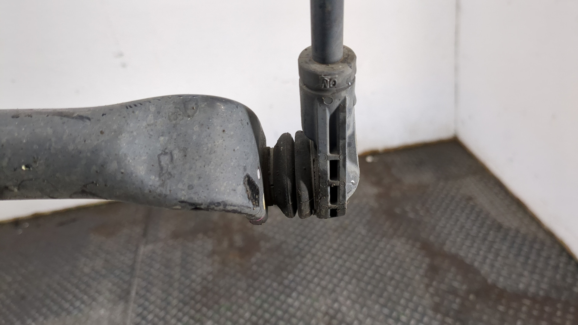 Стабилизатор передний