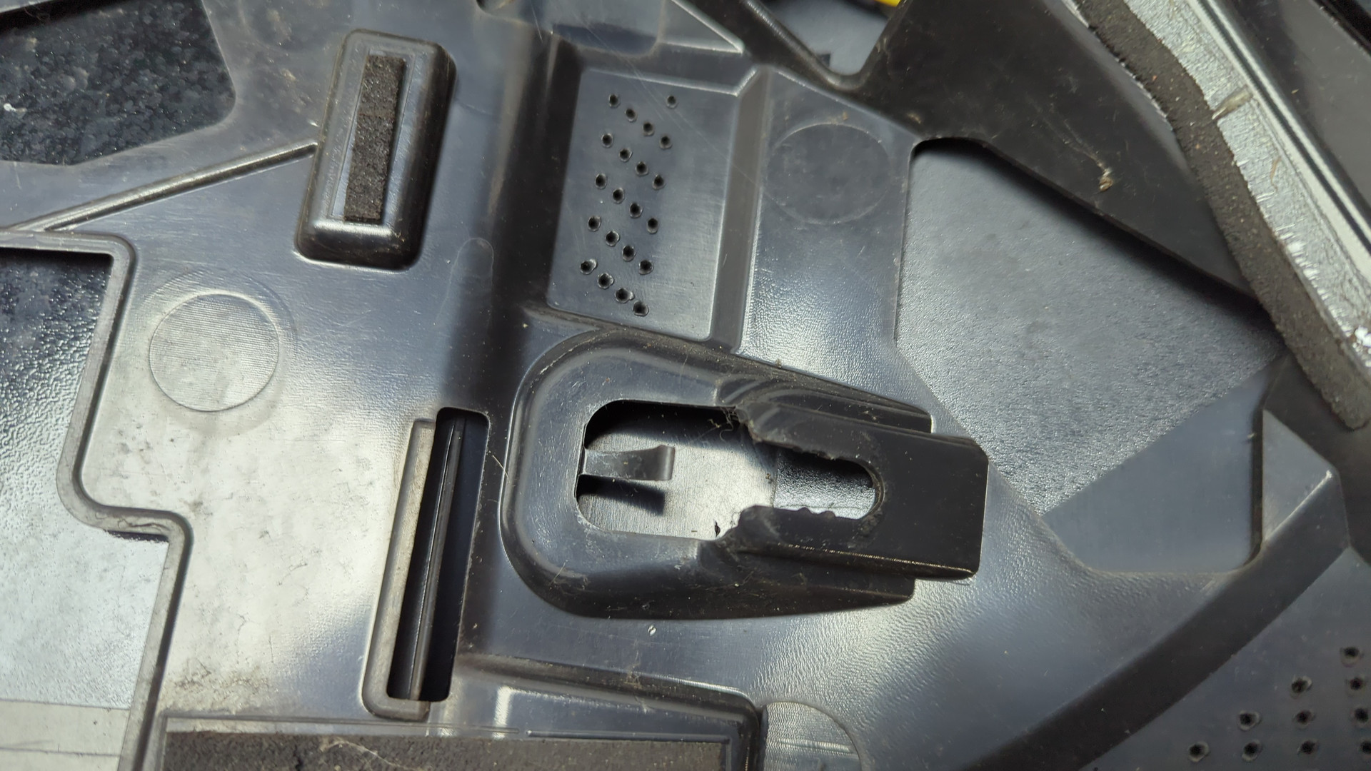 Спойлер переднего бампера