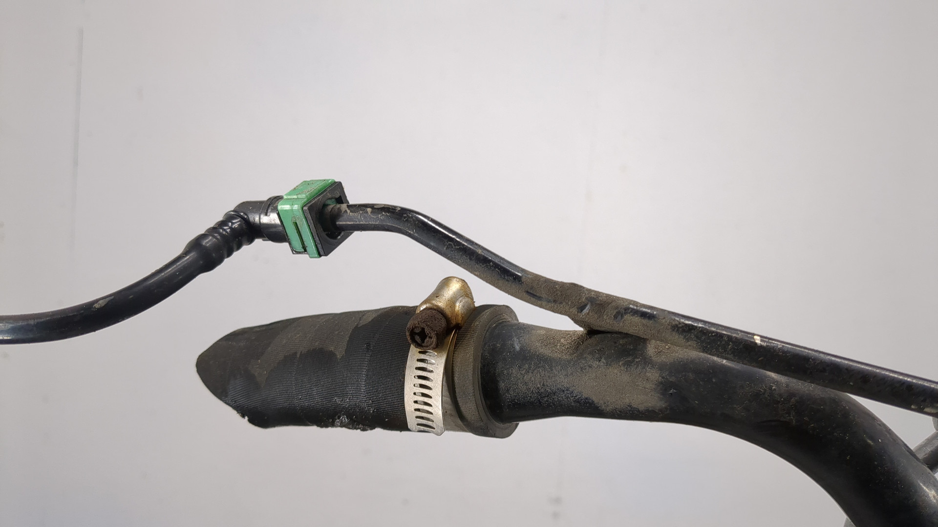 Горловина топливного бака