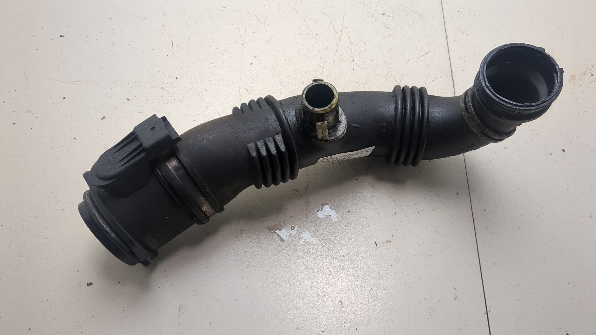 Патрубок воздушного фильтра