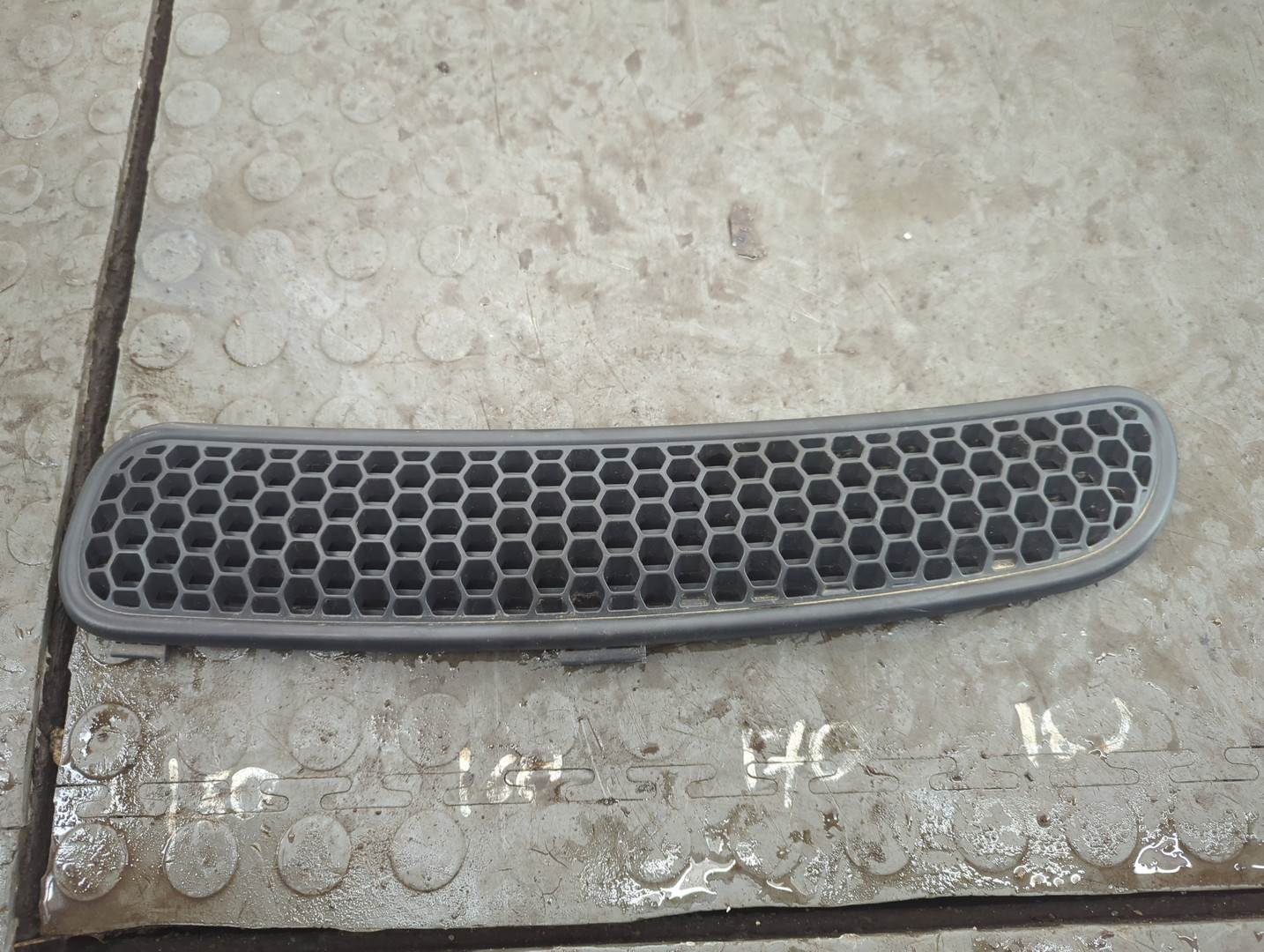 Решетка стеклоочистителей (Жабо)