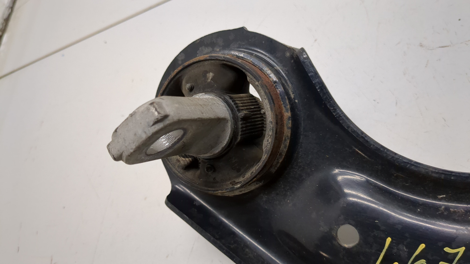 Рычаг задний левый