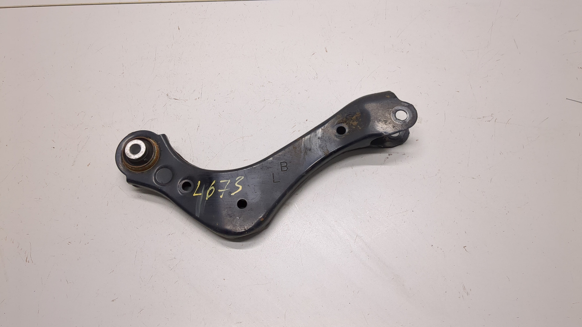 Рычаг задний правый