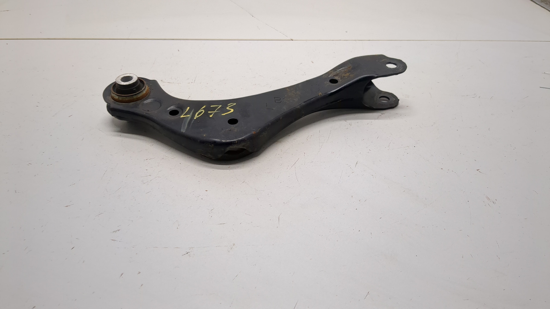 Рычаг задний правый