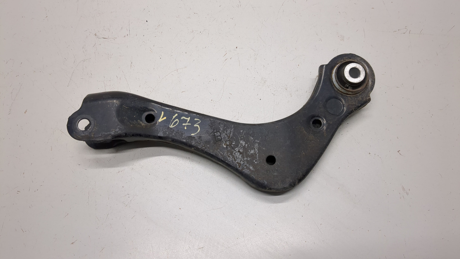 Рычаг задний левый