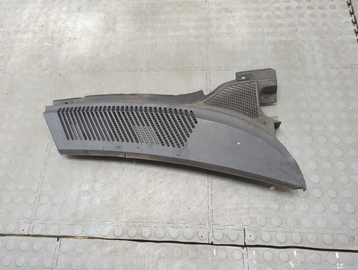 Решетка стеклоочистителей (Жабо)