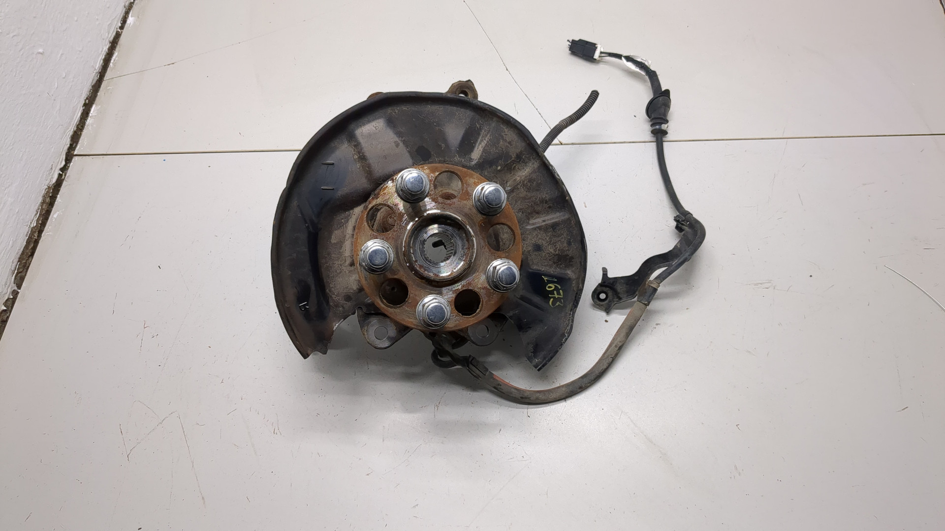 Кулак поворотный задний правый