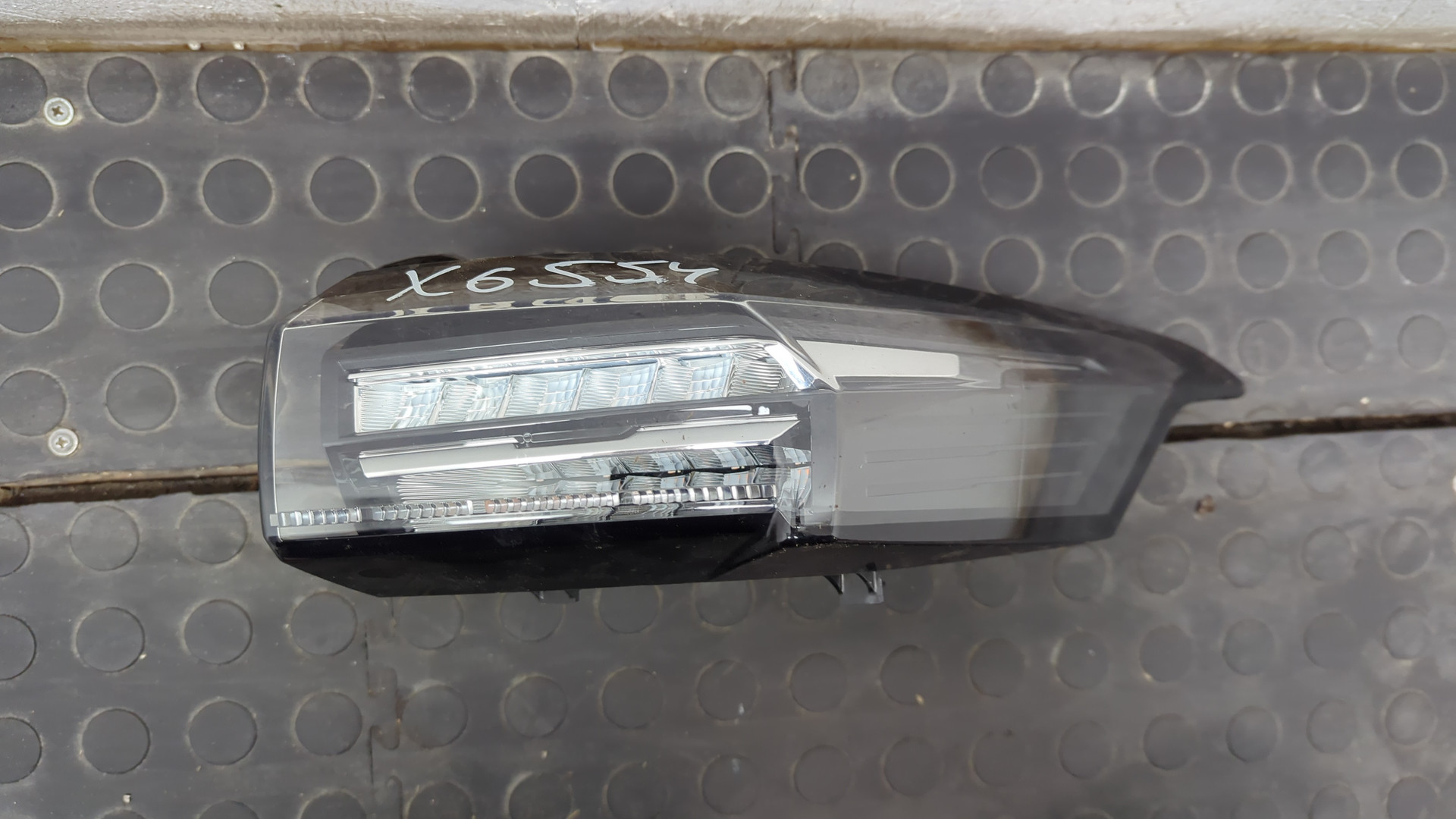 Фонарь задний правый