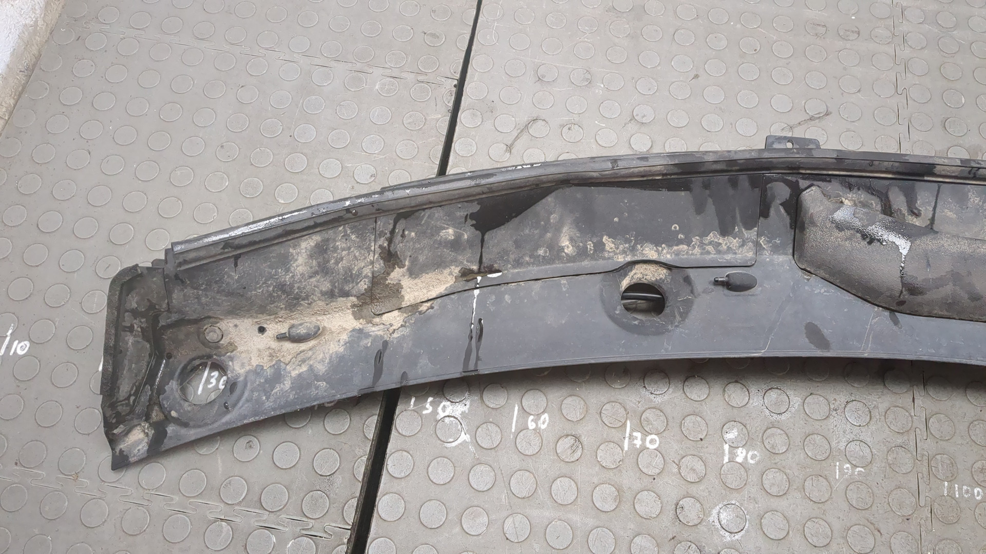 Решетка стеклоочистителей (Жабо)