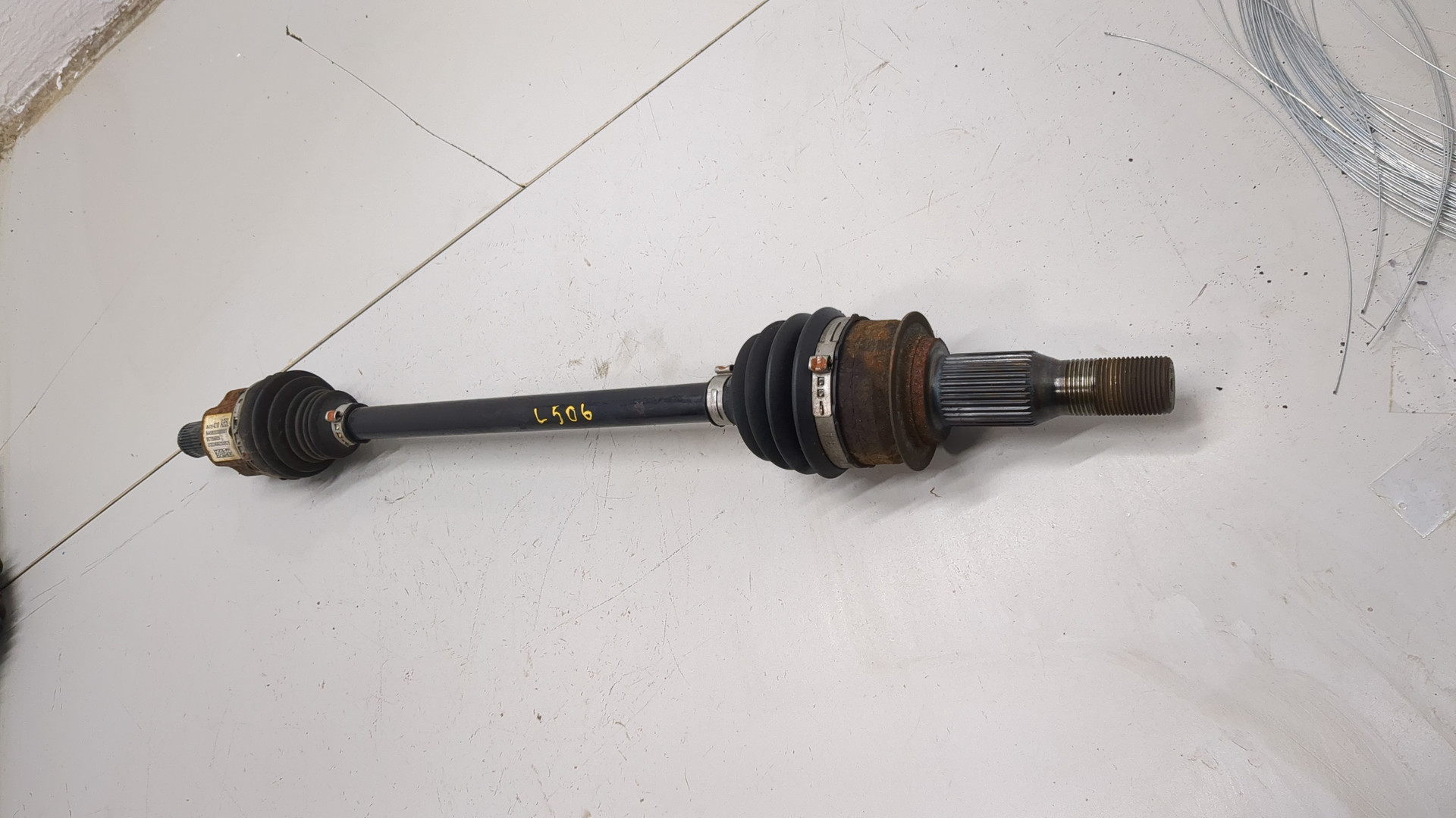 Полуось задняя левая