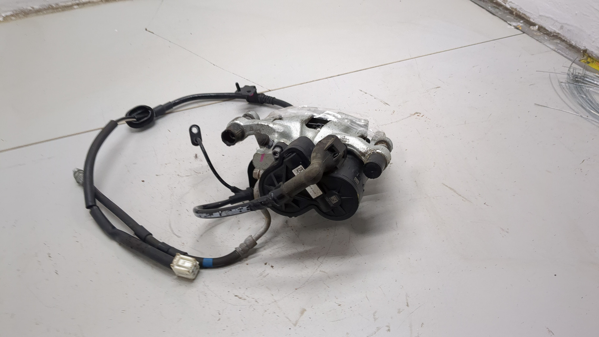 Суппорт задний левый