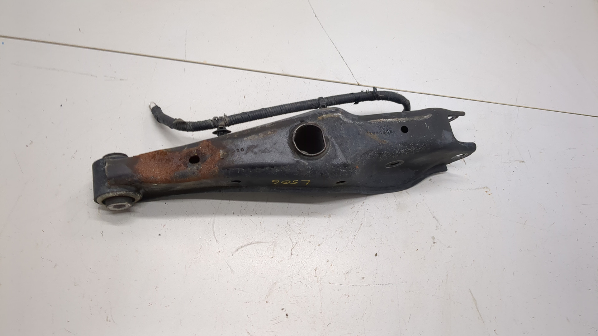 Рычаг задний