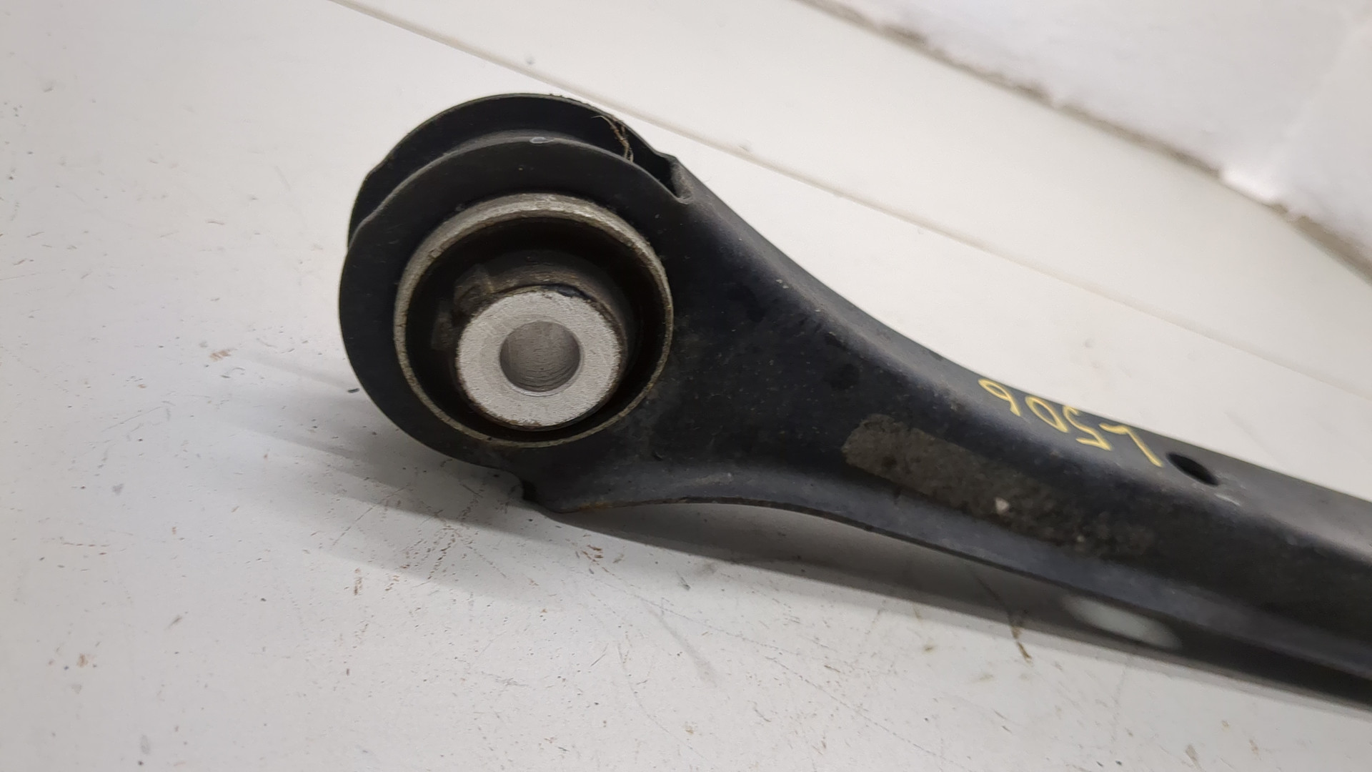 Рычаг задний