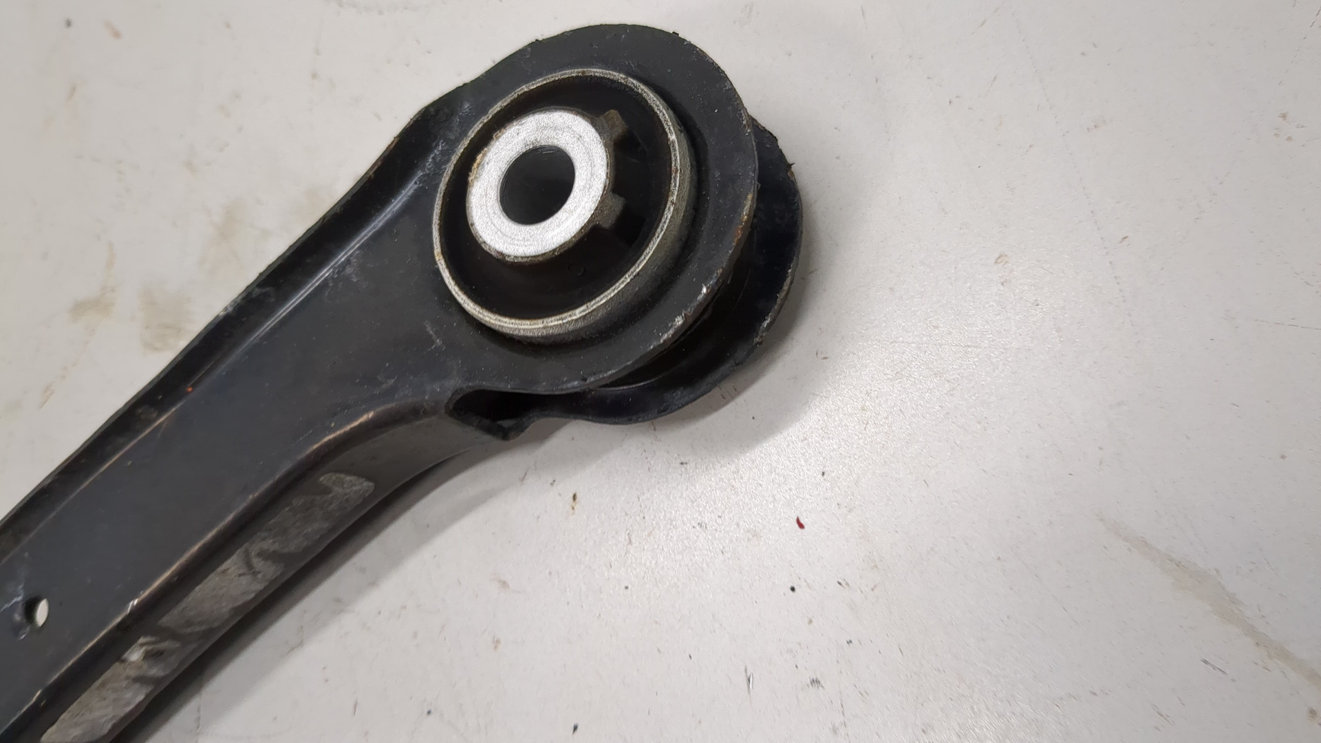 Рычаг задний