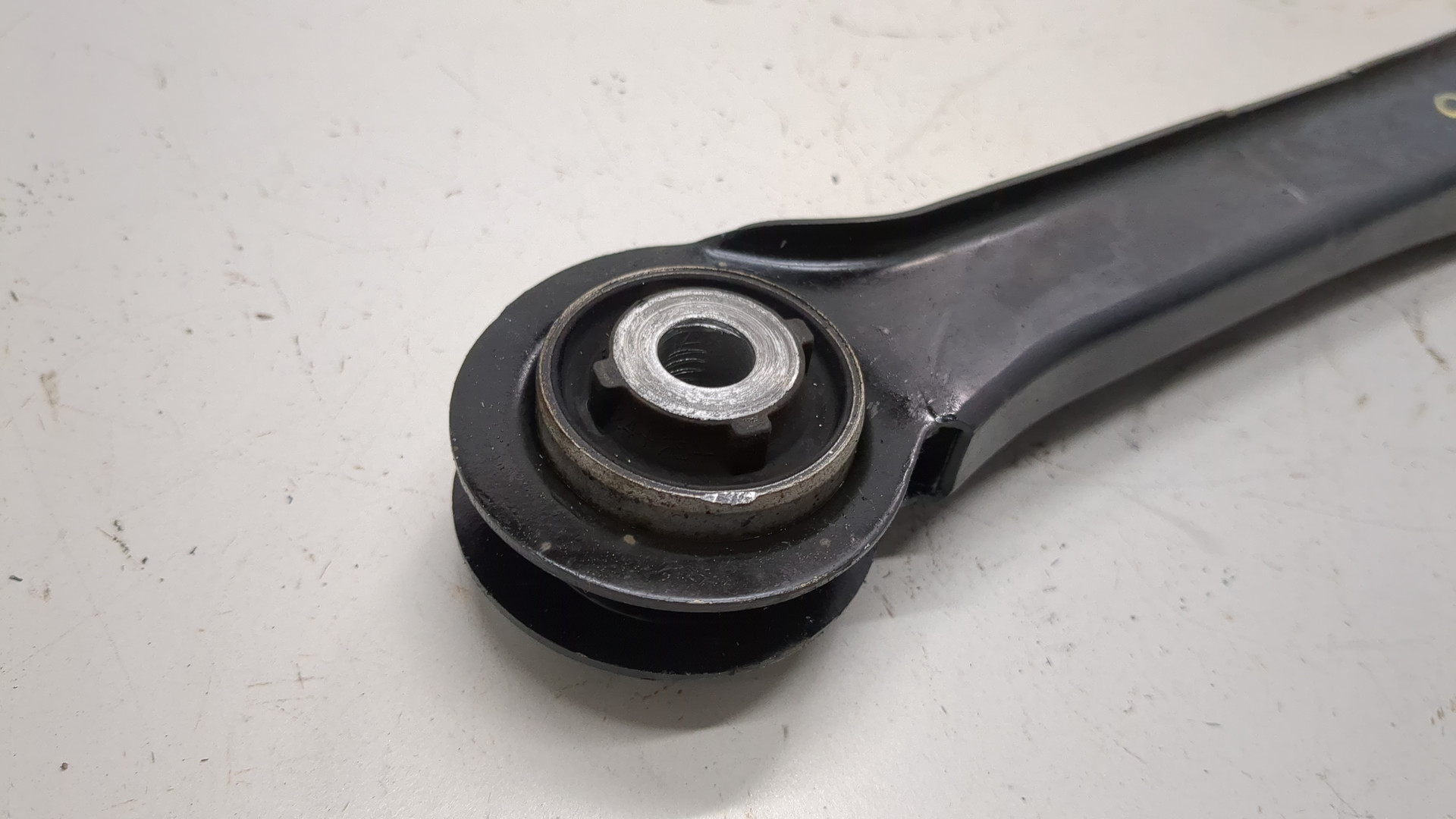 Рычаг задний