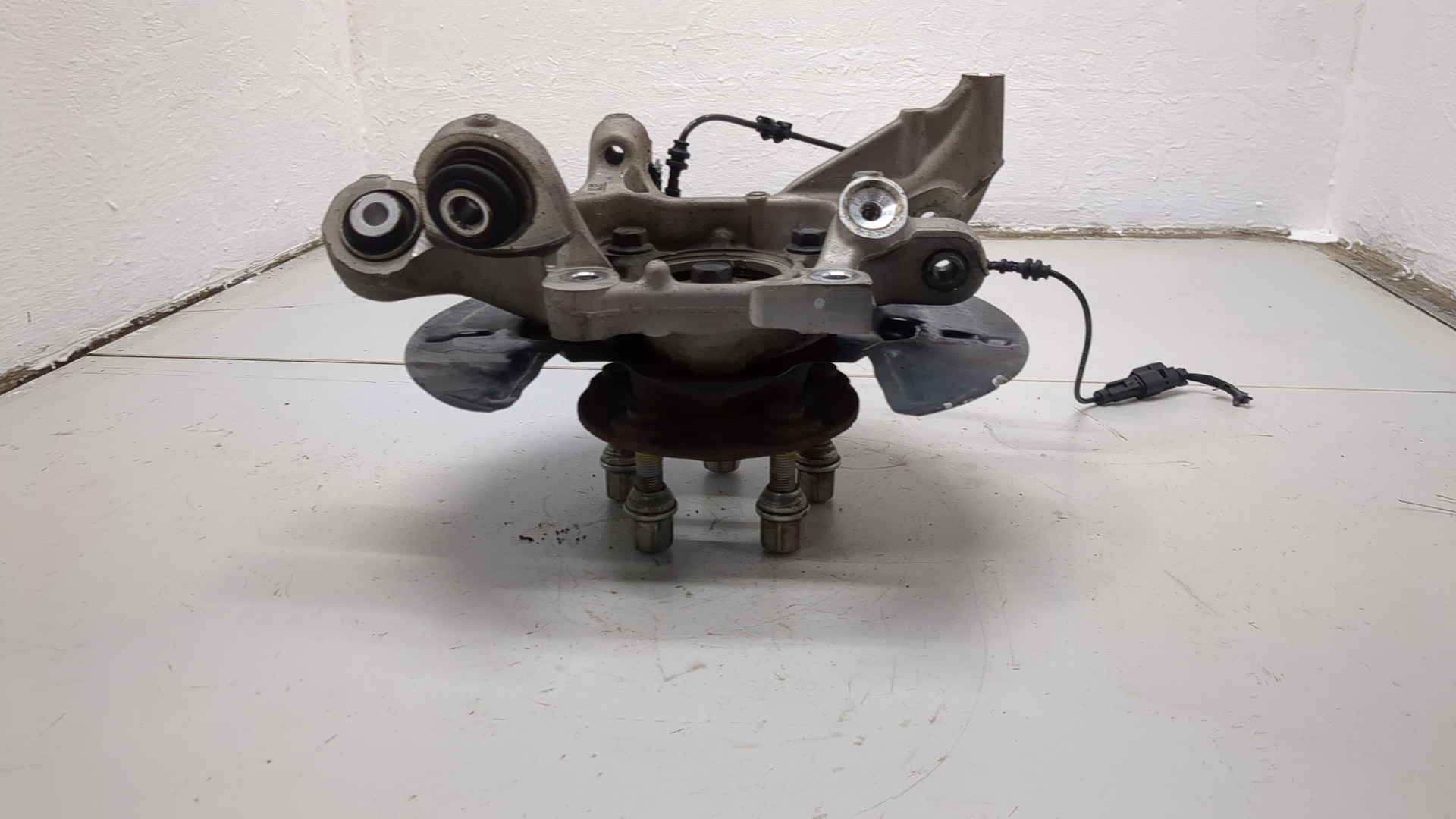 Кулак поворотный задний правый