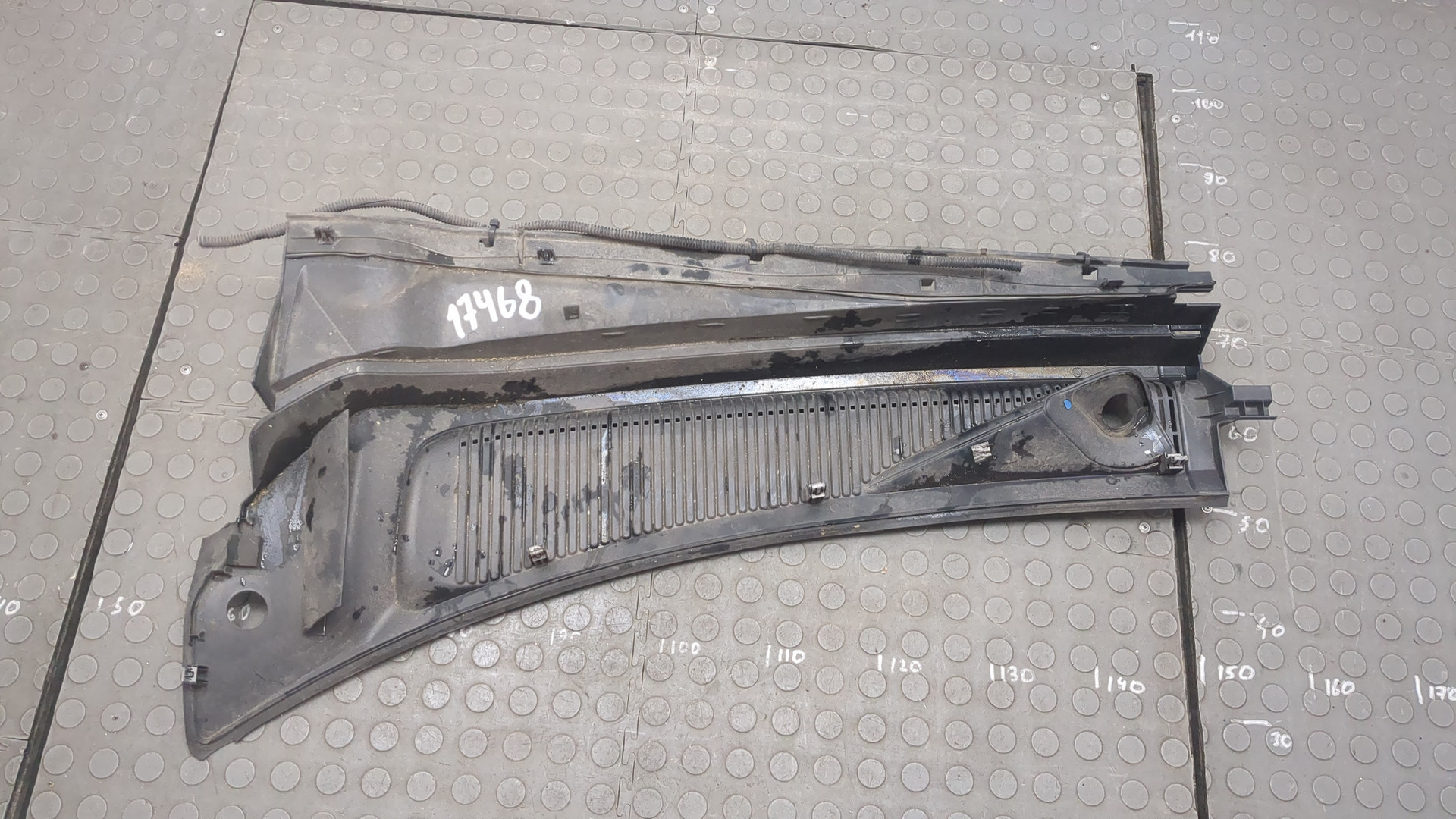 Решетка стеклоочистителей (Жабо)