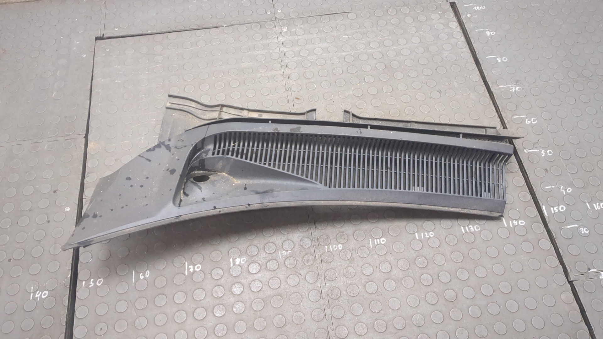 Решетка стеклоочистителей (Жабо)