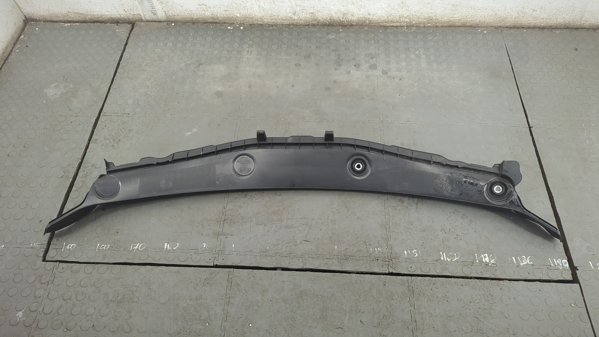 Решетка стеклоочистителей (Жабо)