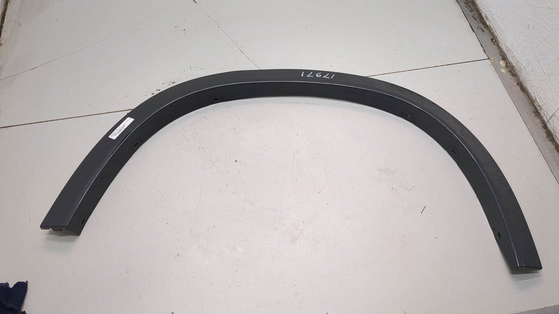 Накладка заднего крыла левого