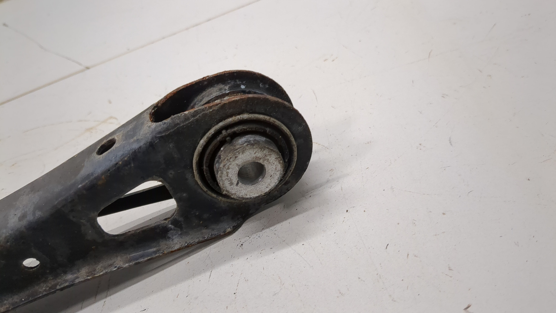 Рычаг задний