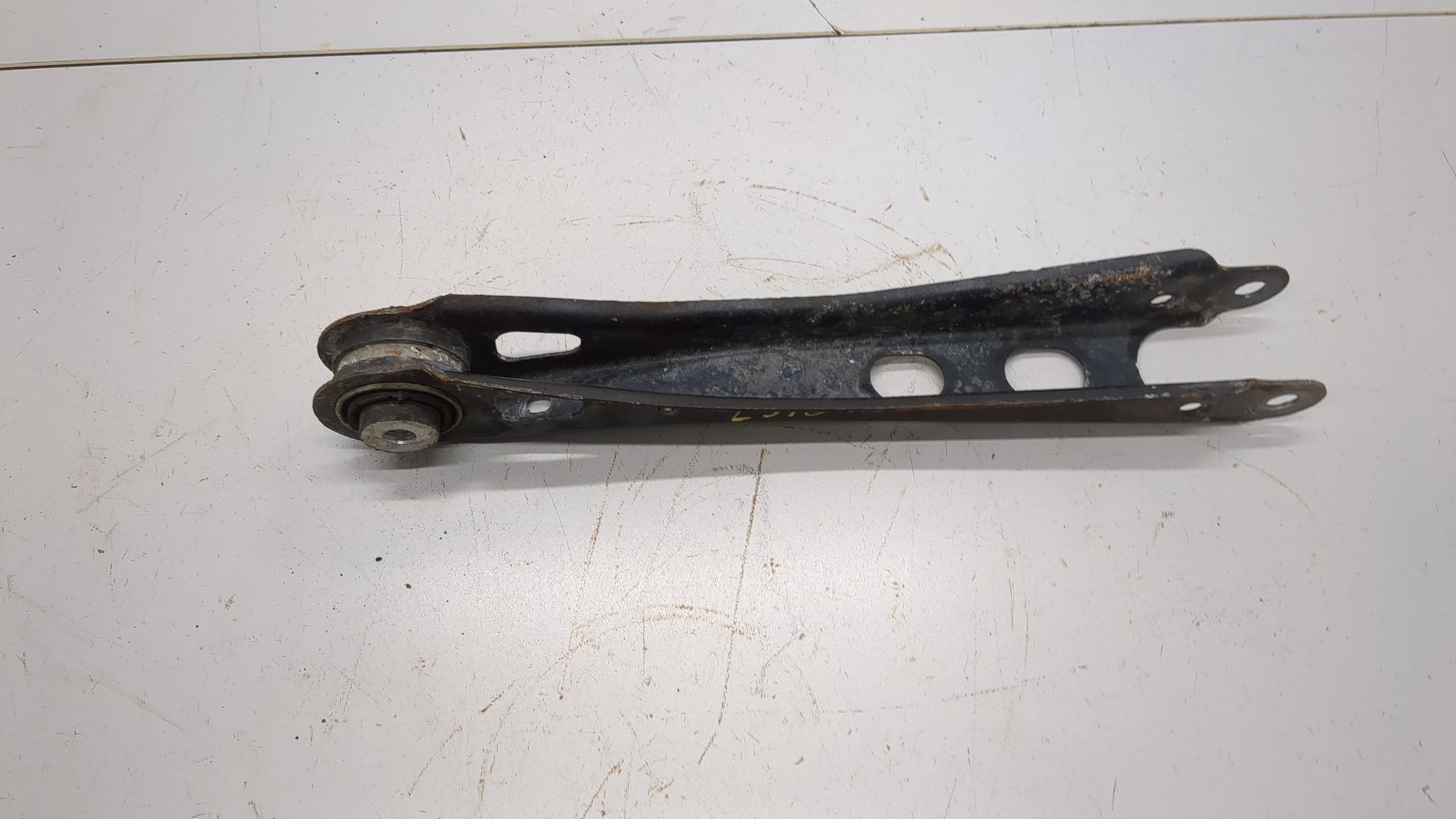 Рычаг задний