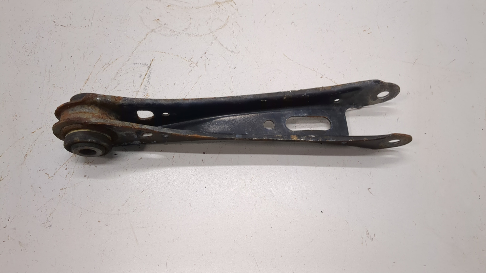 Рычаг задний