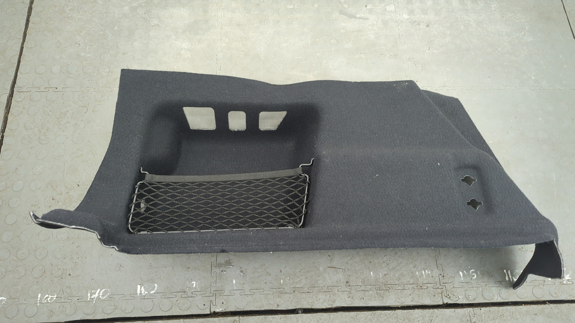 Обшивка багажника