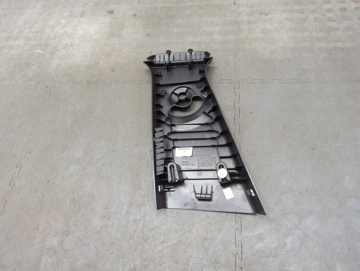 Обшивка стойки