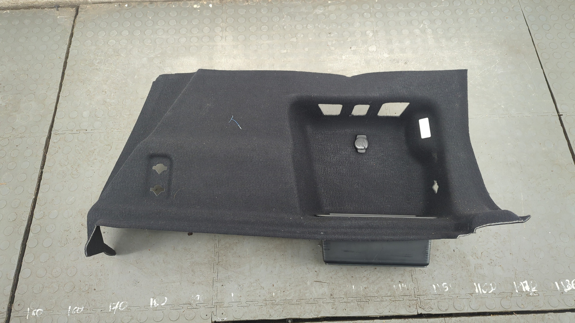 Обшивка багажника