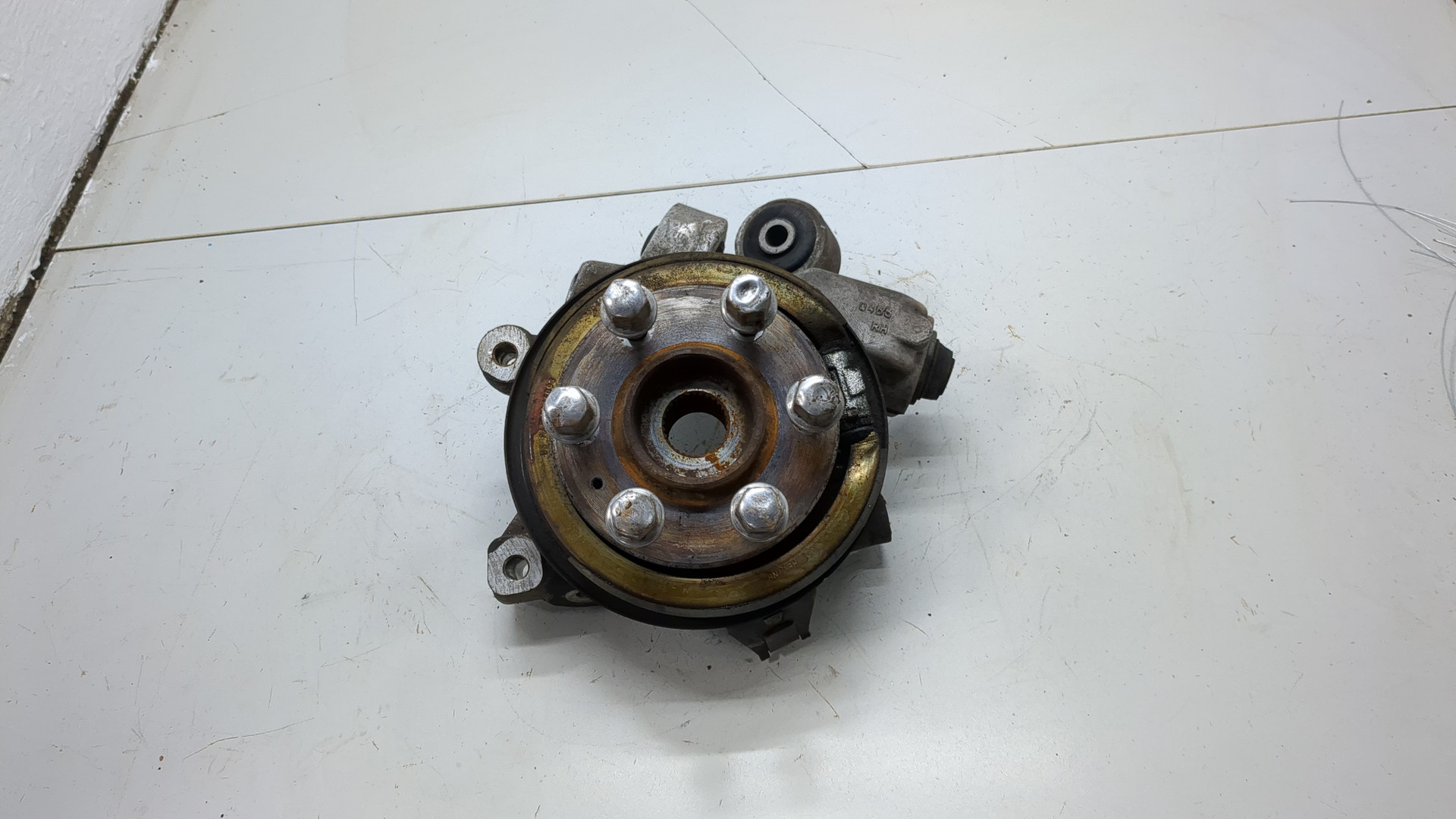 Кулак поворотный задний правый