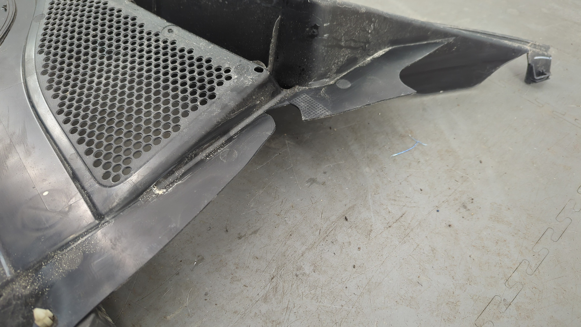 Решетка стеклоочистителей (Жабо)