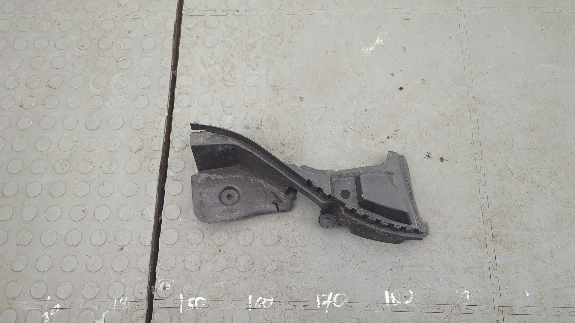 Решетка стеклоочистителей (Жабо)